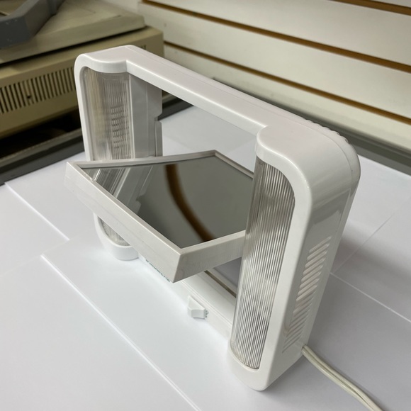 Brand New In Box Make-Up Mirror - Picture 5 of 5